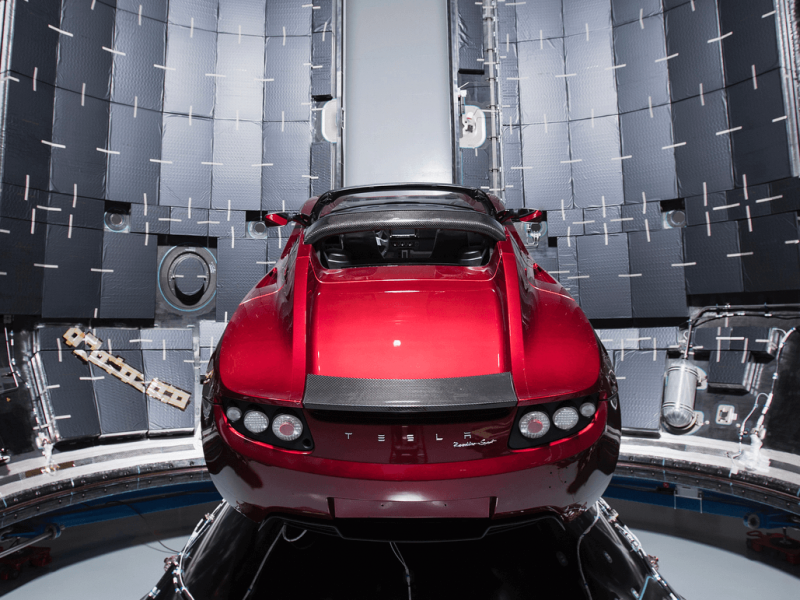 搭上獵鷹重型運載火箭　Tesla Roadster即將運至火星