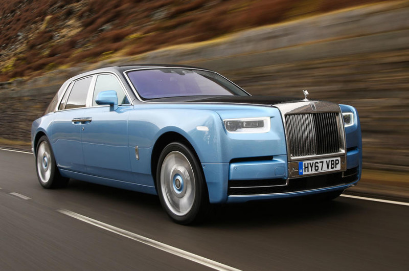 Rolls-Royce顺应电动潮流 2040年前弃V12引擎