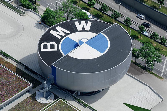 蓝白车标变黑白bmw Logo为何要换顏色 世界高级品luxurywatcher