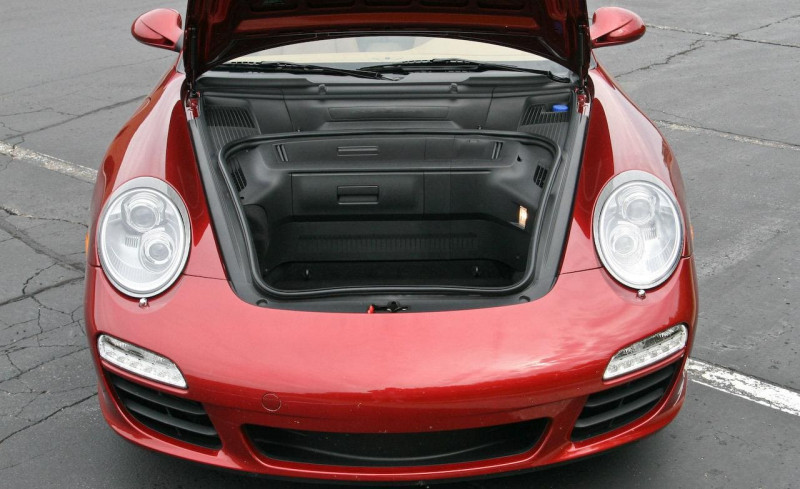 Porsche 911採后置引擎 为何保时捷单单对它心有独钟?