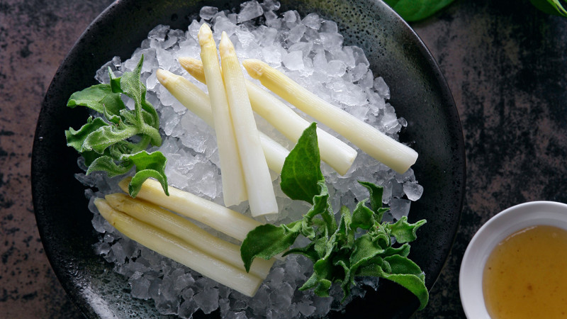 法国料理、日本铁板烧最爱用的高级食材　如何挑选好吃的季节时蔬「白芦笋」？