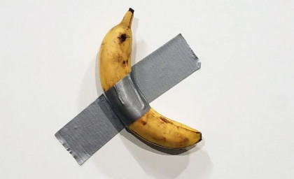 一根香蕉+膠帶藝術品拍賣360萬元