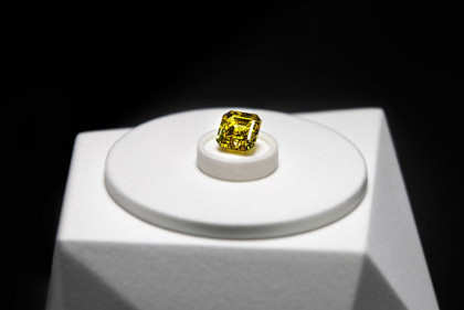 格拉夫再度購入一顆超高價格的20.69克拉黃鑽