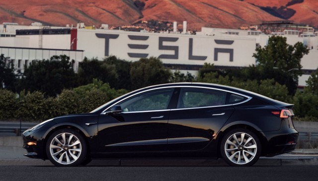 Tesla股价创新高  特斯拉可能成为全球汽车龙头