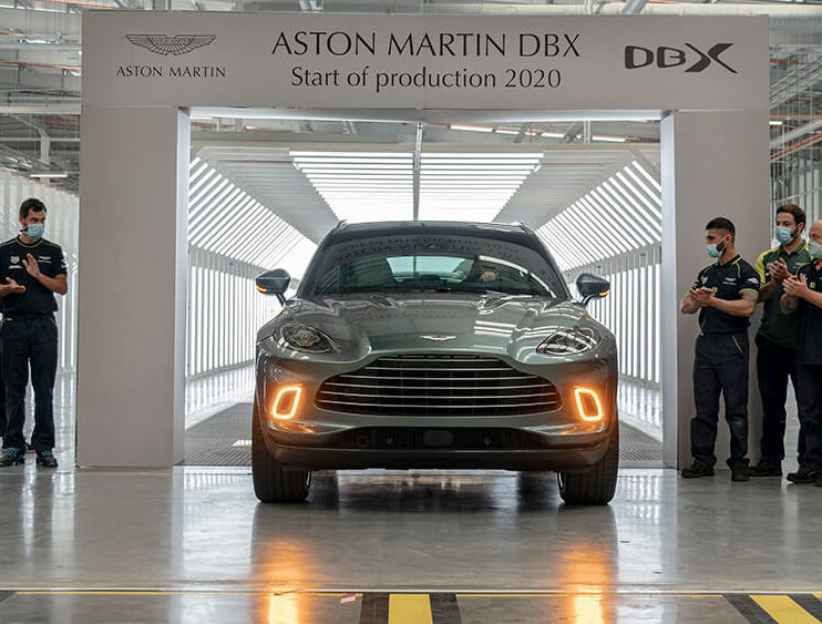 车迷期待已久！奥斯顿马丁梦幻休旅车 Aston Martin DBX首辆下线