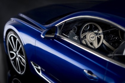 看看這輛賓利 Bentley Continental GT 1:8 跟真的一樣