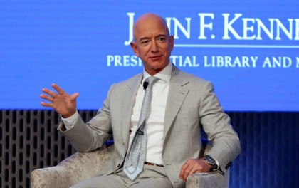 世界首富贝佐斯Jeff Bezos喜欢有故事的表