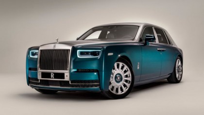 劳斯莱斯Rolls-Royce全新客制幻影「虹彩富豪」 仪表板镶有奇特元素