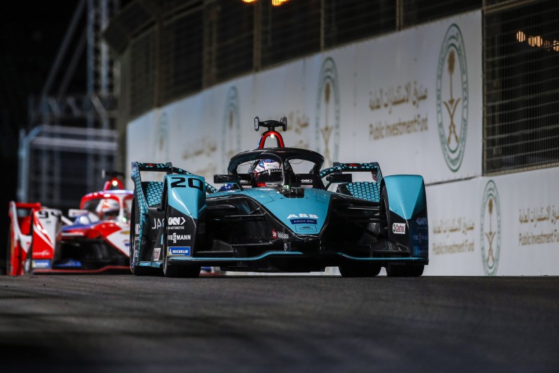 Jaguar Racing获得电动方程式赛车首场胜利