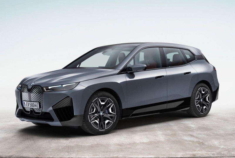 BMW iX電動休旅車2021年底勁量登場