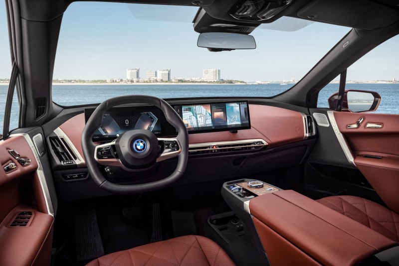 BMW OS 8新世代多媒體系統發表  讓你不再動手動腳 