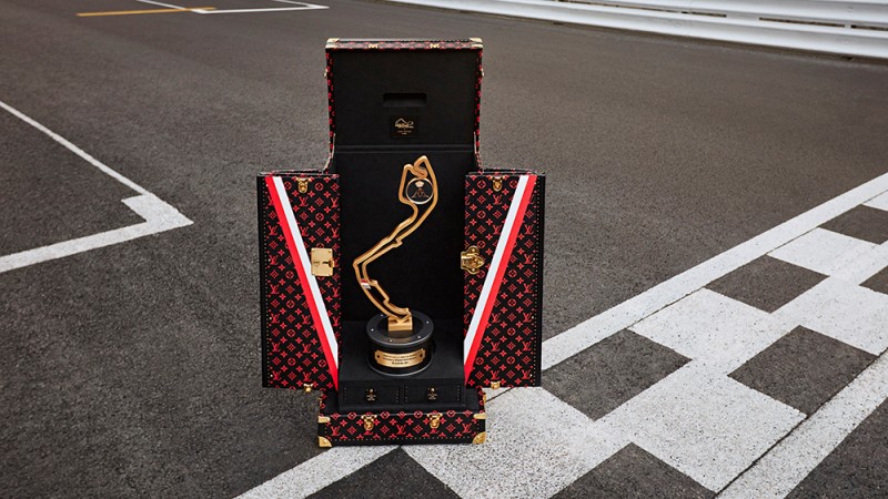 LV首次為F1賽車打造專屬獎盃箱