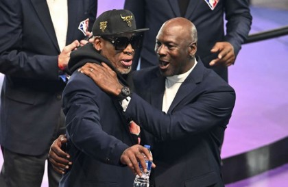 NBA明星賽75大球星表揚儀式 空中飛人麥可喬丹戴罕見訂製錶出席