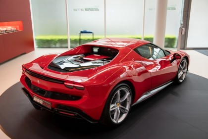 [夢幻車圖集] 法拉利V6油電超跑 Ferrari 296 GTB