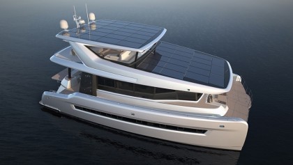 永续环保太阳能电动双体船「Senses 62」可以完全自动充电