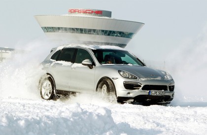 從Porsche Cayenne性能進化史來看「保時捷休旅越賣越好」