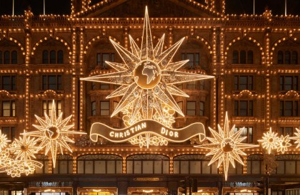 Dior携手英国Harrods百货打造「奇幻耶诞庆典」
