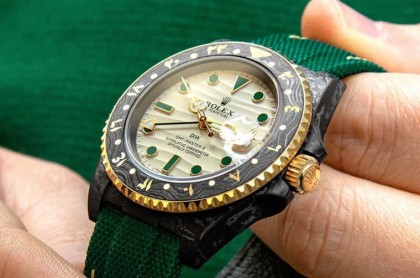 沙漠綠洲主題GMT-Master II 錶圈和面盤設計散發濃濃中東味
