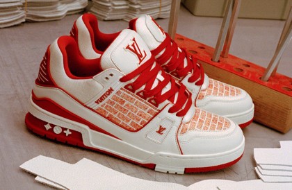 「路易威登艺术球鞋展」重新诠释招牌鞋款LV Trainer