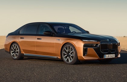 BMW最新油电旗舰房车 i7 M70 xDrive公开亮相  最大马力660 匹、续航560公里