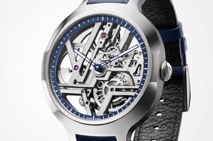 LV Voyager首見鏤空設計 鉑金錶殼烘托路易威登高級製錶品味