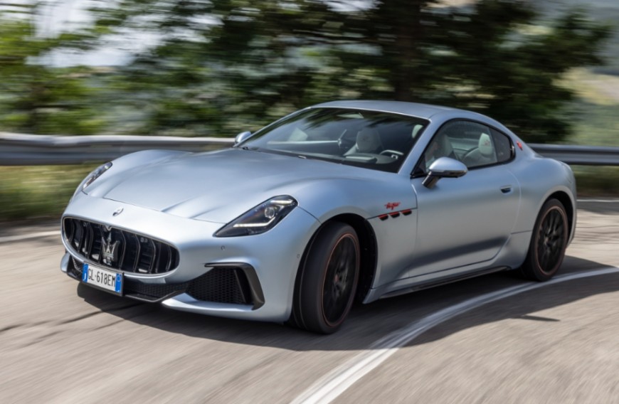 瑪莎拉蒂雙門跑車「Maserati GranTurismo PrimaSerie 75 週年限量版」 雙色抵台