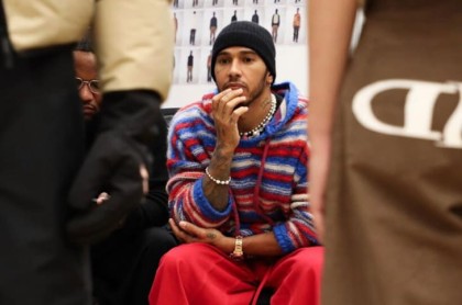 F1宾士车神汉米尔顿斜槓时尚设计师 手上名表不是他平常戴的品牌