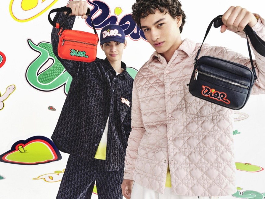 Dior「2025 春季胶囊系列」品牌标志化身灵蛇打造耀眼新配件